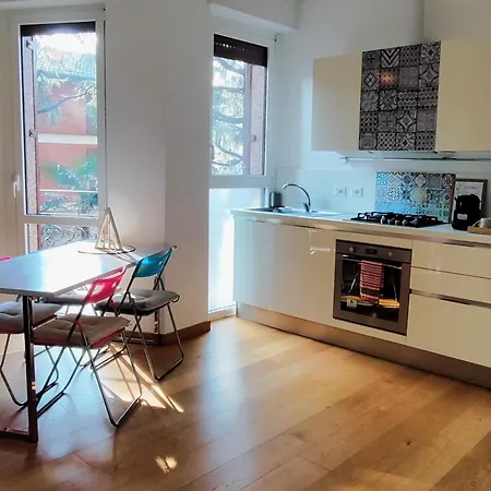 Hub 21052 Milan,lakes,mxp,a8,train Station Busto Arsizio