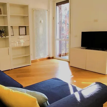 Apartment Hub 21052 Milan,lakes,mxp,a8,train Station